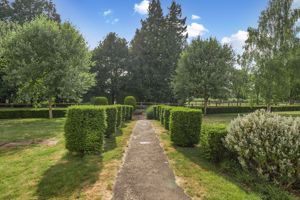 Photo 24- click for photo gallery